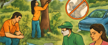 एक विशाल पहाड़ी पर सूरज की किरणें पड़ रही हैं, जहां एक अकेला पेड़ खड़ा है और आसमान नीला है।